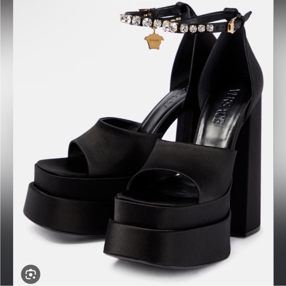 Versace Aevitas platform heels - Picture 15 of 15